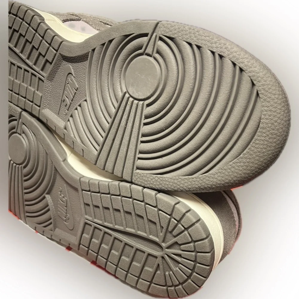 Nike Dunk Low SE Platinum Violet Cave Stone - Picture 9 of 9